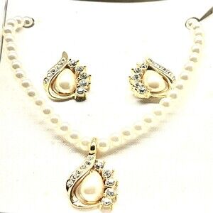 Bridal Necklace /Earring Set ~Faux Pearls~ Diamond Accents~ Gold Tone~ Vintage